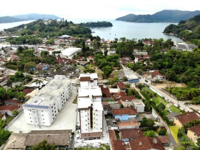 Apto. Novo, Todo Equipado, 330m Da *